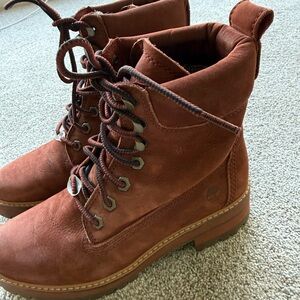 Timberland Women’s Rust Courmayeur Valley 6-inch boots- Size 7.5